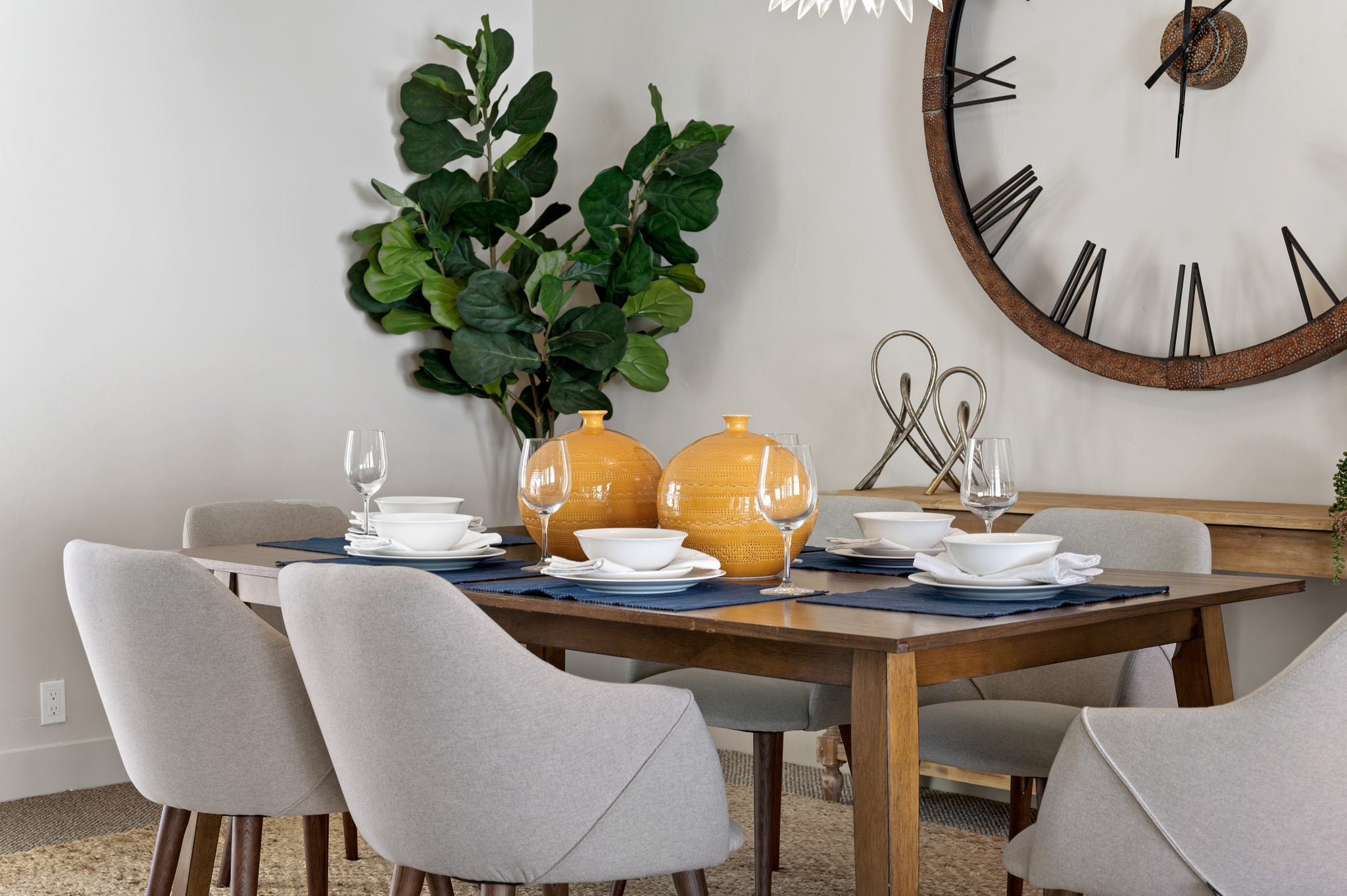 Why Stage -Find the top reasons to stage your home- Staged dining room table