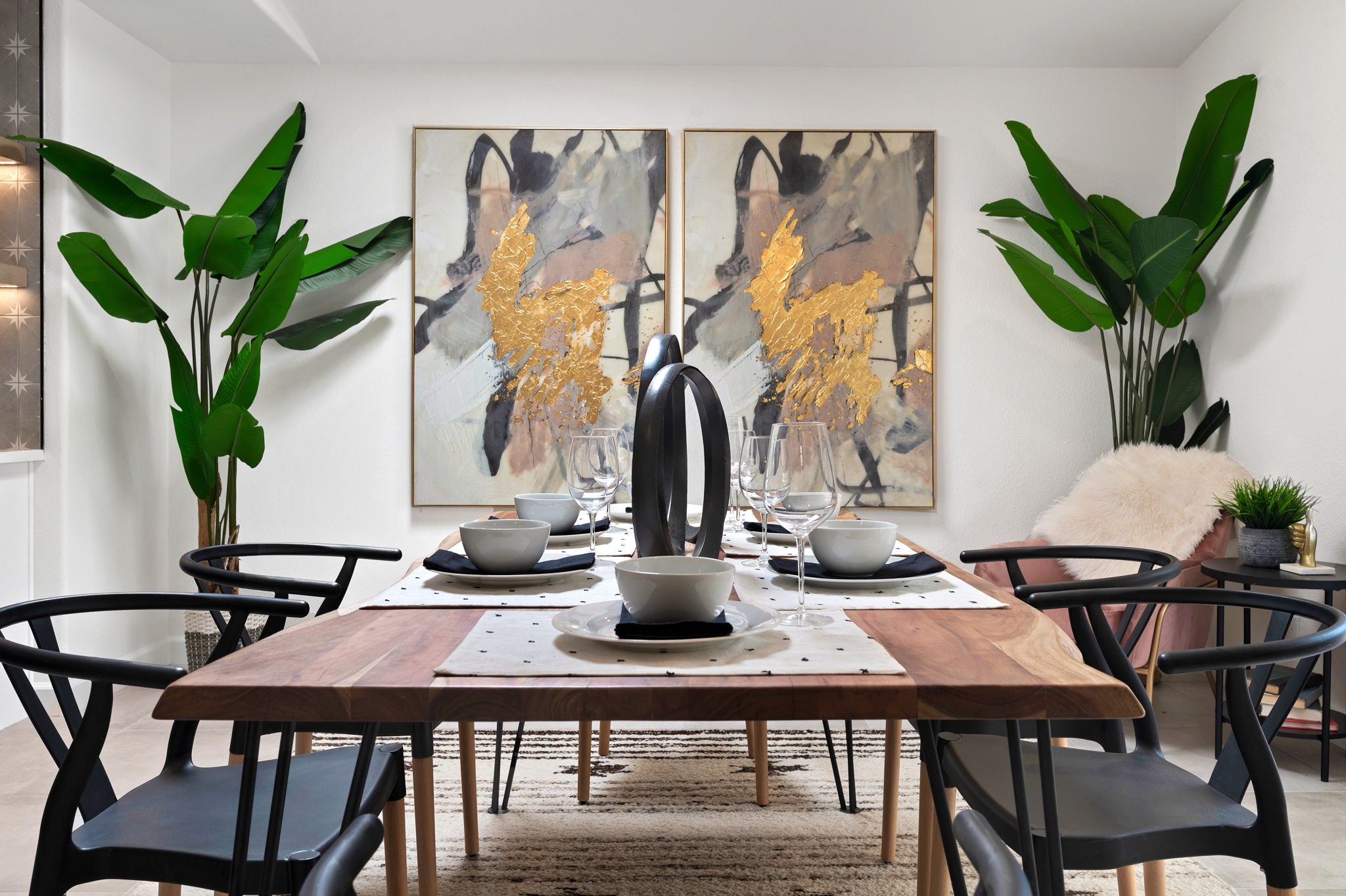 Simply Staging Banner image - Staged Dining Room 